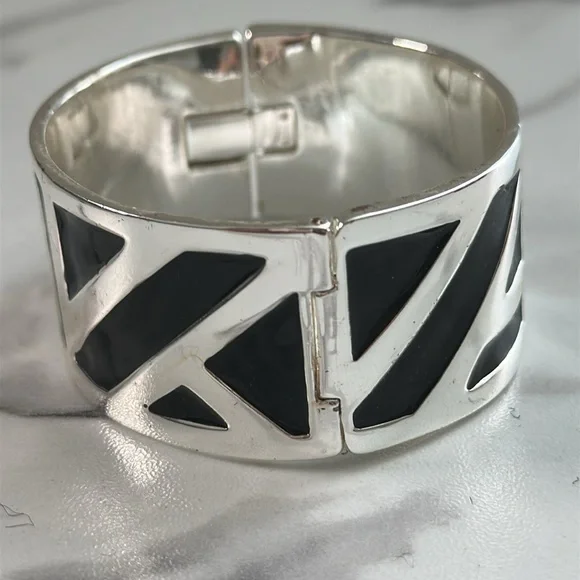 Pre owned Anne Klien Silver and Black Geometric bracelet - Picture 2 of 16